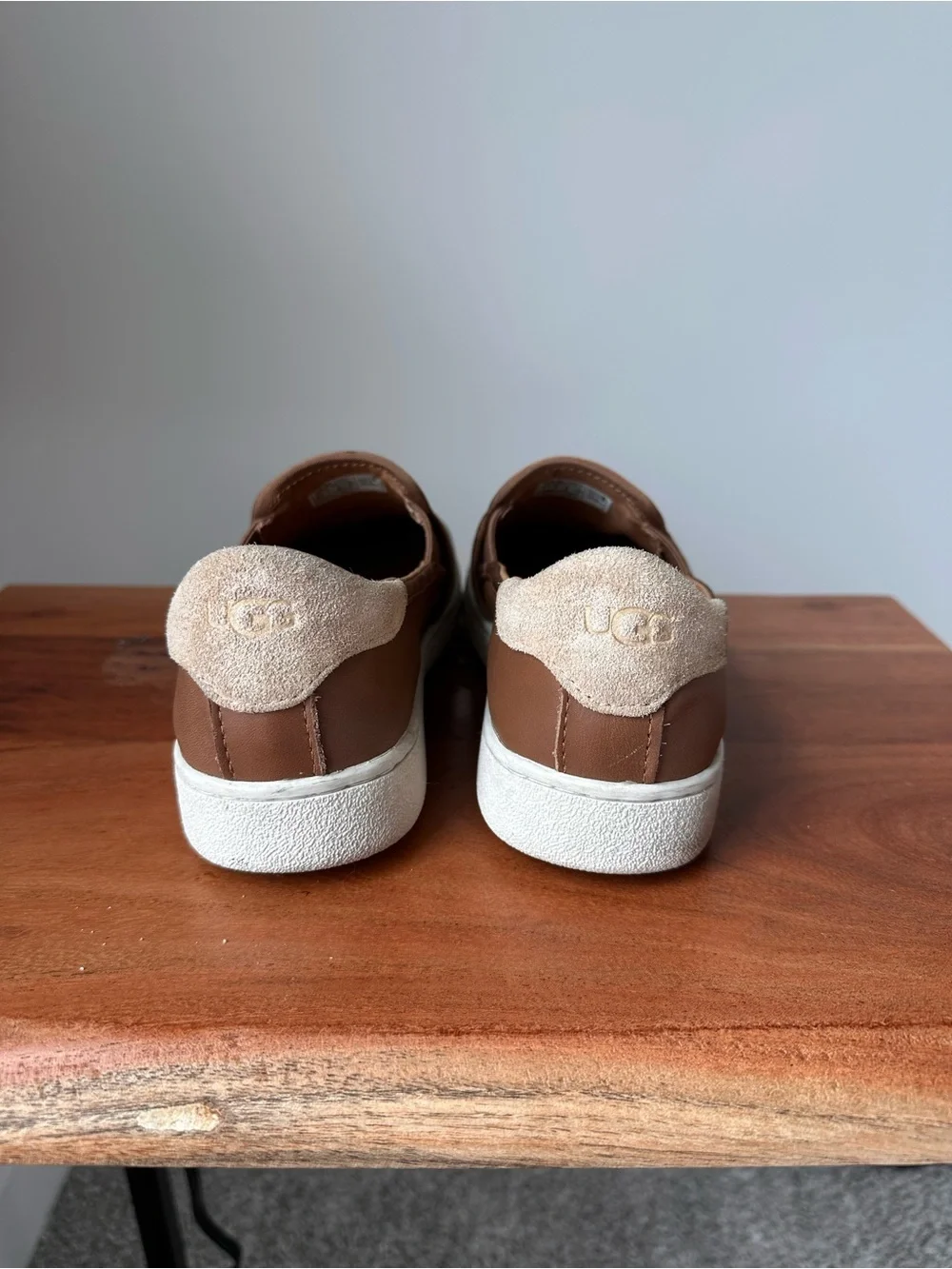 UGG Cas Chestnut Brown Smooth Leather Slip On Trainer Low Top Sneakers Shoes 7